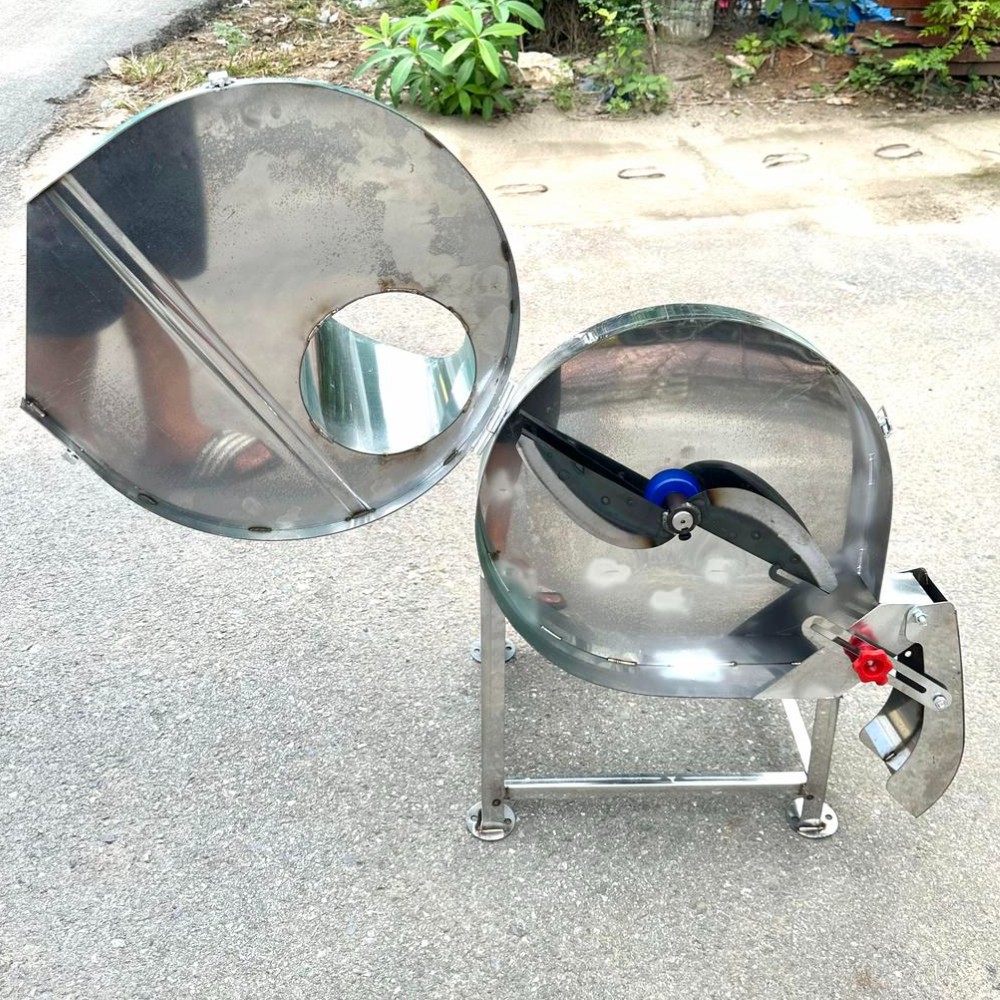 Trong máy đã lắp sẵn 1 dao m