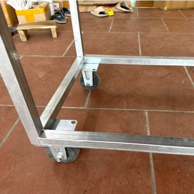 Bánh xe to dễ dàng di chuyển