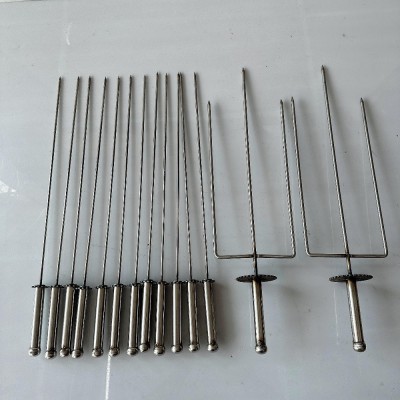 Tặng kèm 12 xiên đơn + 2 xiên gà inox theo máy