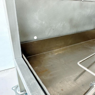 Khay than rời và chất liệu bằng thép