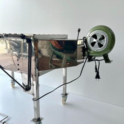 Bầu quạt điều chỉnh hướng gió lên cao hoặc xuống thấp