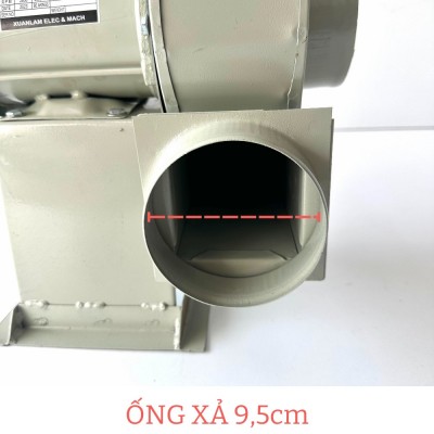 Lỗ xả ra là 9,5cm
