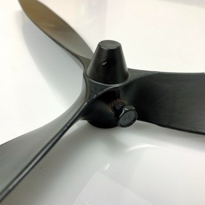 Cánh có ốc để siết